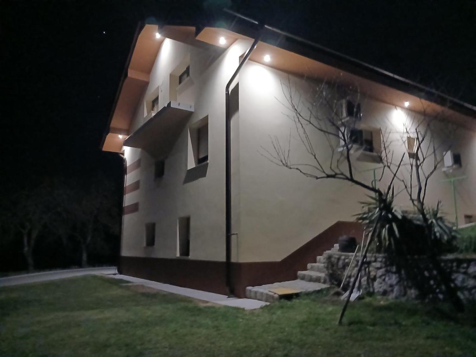 Luxury Apartment Ana With Hot Tub Visnja Gora ภายนอก รูปภาพ